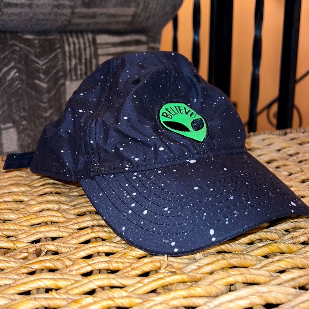 Alien baseball cap